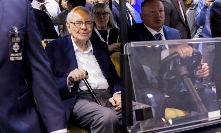 Warren Buffett quitte la présidence de Berkshire