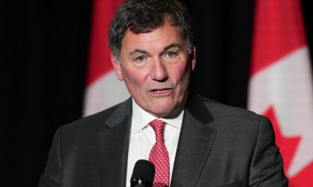 Les discussions avec les responsables américains se poursuivent, dit LeBlanc