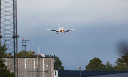 L’avion de Zelensky a failli être touché par un drone alors qu’il était en route vers la Norvège