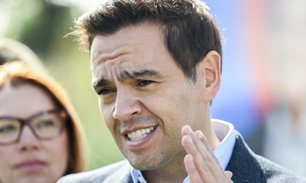Le PLQ n’abrogera pas la loi sur les prières de rue