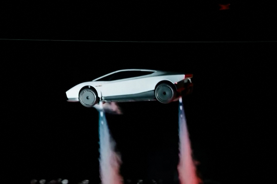 Elon Musk dévoile sa Tesla « volante », sans succès garanti