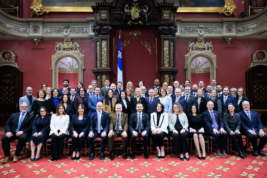 Assermentations des députés péquistes | Ils étaient trois, ils sont maintenant 59