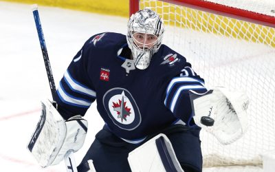 Connor Hellebuyck échangé aux Devils du New Jersey