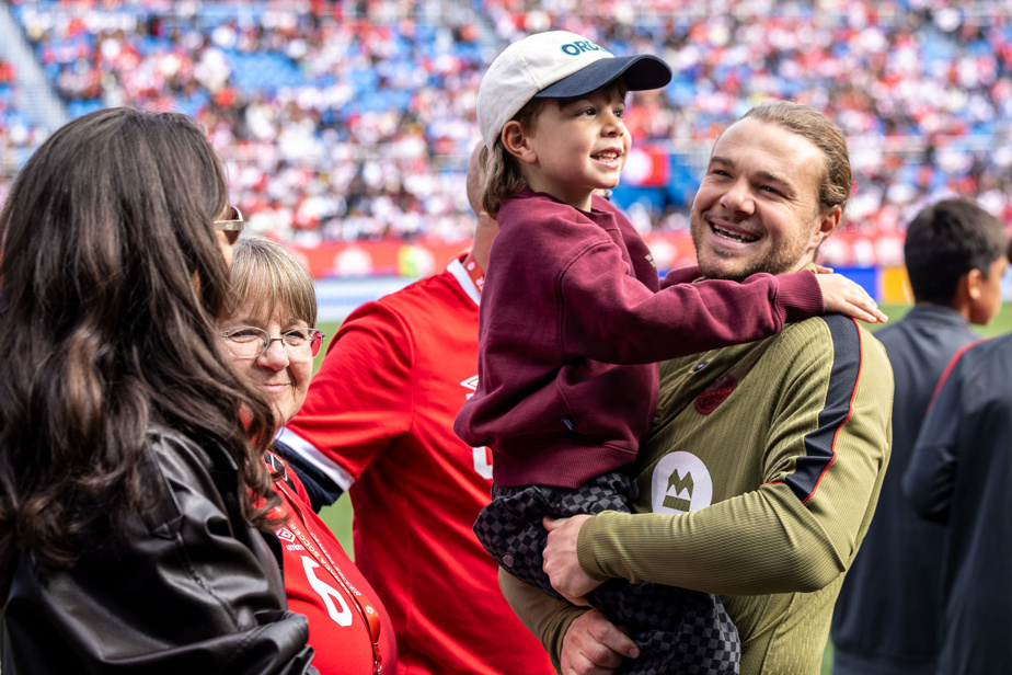 Samuel Piette honoré, le Canada l’emporte 2-0 | « Ça fait chaud au cœur »