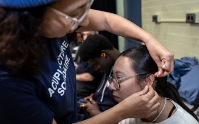 L’acupuncture dans l’oreille pour soigner la dépendance et la santé mentale