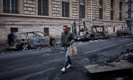 Mouvement des lycéens en France | De nouveaux couvre-feux en vigueur, accord pour une commission d’enquête