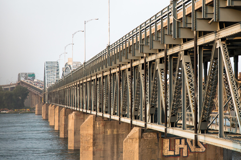 À la suite d’une inspection | Une voie fermée sur le pont Honoré-Mercier