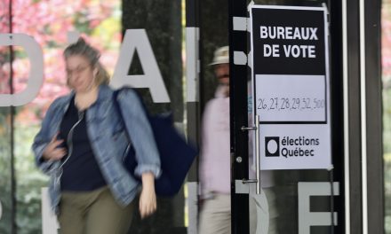 Bureaux ouverts jusqu’à 20 h | Les Québécois aux urnes