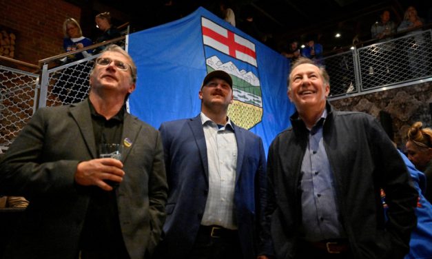 Le fil politique  | Référendum albertain : les résultats des 10 questions