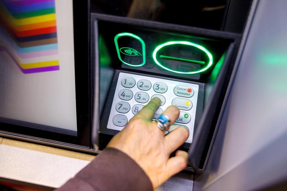 Frais bancaires | Le manque de transparence des banques vous coûte cher