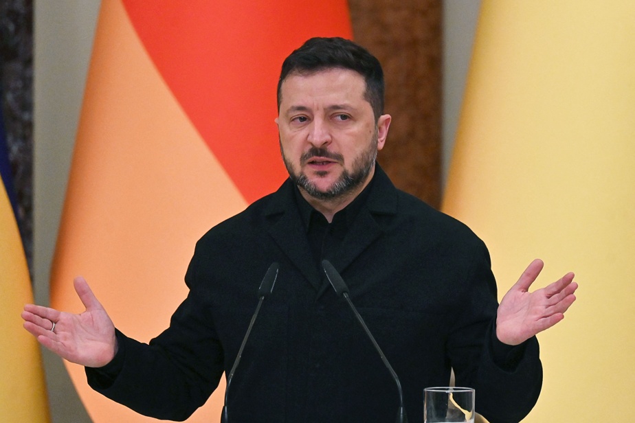 Pourquoi Donald Trump réclame-t-il le départ de Zelensky ?