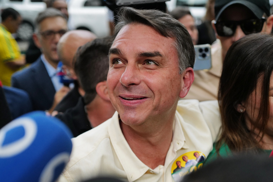 Présidentielle au Brésil | Flavio Bolsonaro largement devant Lula au premier tour