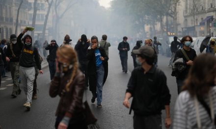 Colère des lycéens en France | Reprise partielle des cours au lendemain d’une mobilisation massive